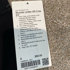 Never worn Lululemon leggings- wunder under size 6